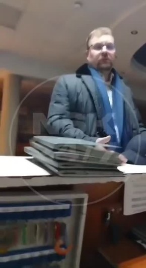 «Ты Россию позоришь!»: охранник не выдержал ночной пьянки чиновника