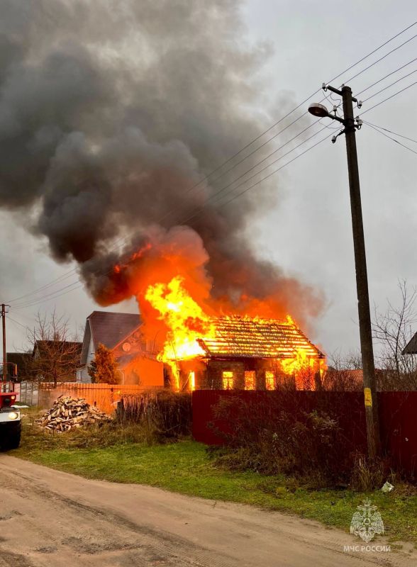 #ОперативноЗаСутки. За минувшие сутки пожарно-спасательные подразделения Псковской области реагировали на 2 техногенных пожара