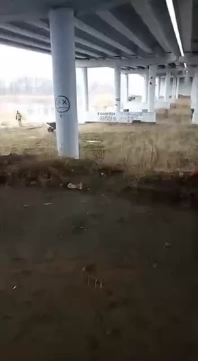 Только всушный БТР начал вылезать из воды, как тут же