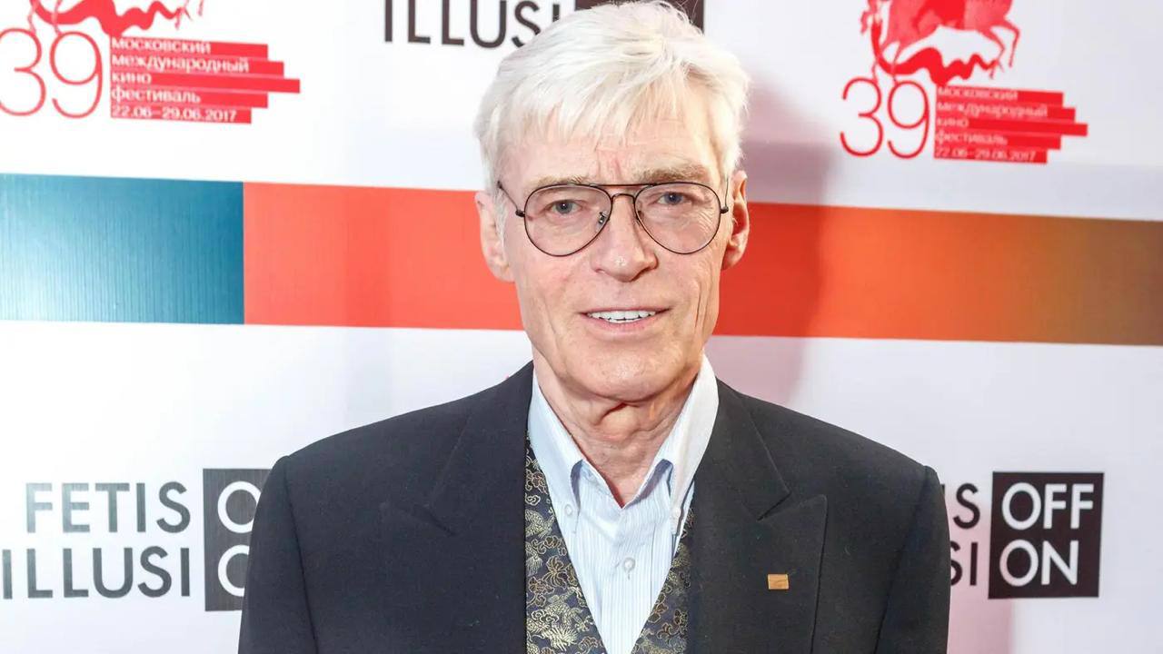 Бориса Щербакова госпитализировали с травмой глаза — врачи вытащили из него осколок и отправили актёра домой под наблюдение офтальмолога