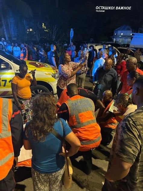 Трагедия на рождественской ярмарке: во Франции в толпу въехал пьяный водитель, погибли как минимум 10 человек Трагедия на рождественской ярмарке: во Франции в толпу въехал пьяный водитель, погибли как минимум 10 человек