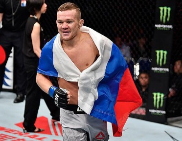 Русский боец Петр Ян завоевал чемпионский титул UFC в легчайшем весе
