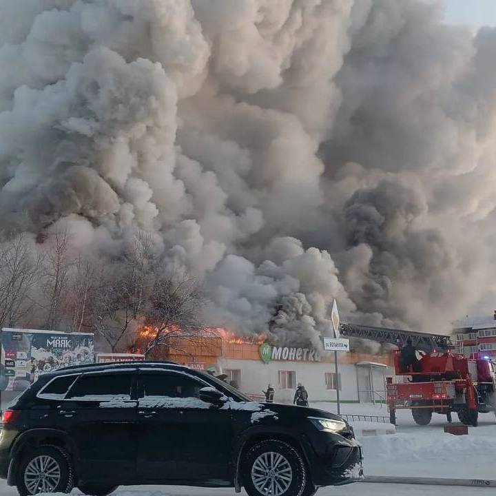 Магазин «Монетка» загорелся в ЯНАО Магазин «Монетка» загорелся в ЯНАО