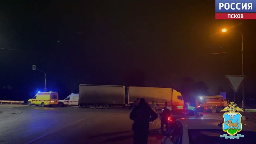 Два человека погибли на пожаре в многоквартирном доме на улице Алехина в Пскове Два человека погибли на пожаре в многоквартирном доме на улице Алехина в Пскове