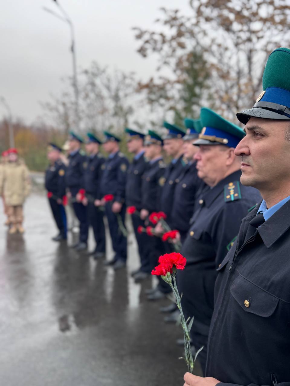 В Душанбе прошёл торжественный митинг по случаю годовщины контрнаступления советских войск под Москвой В Душанбе прошёл торжественный митинг по случаю годовщины контрнаступления советских войск под Москвой