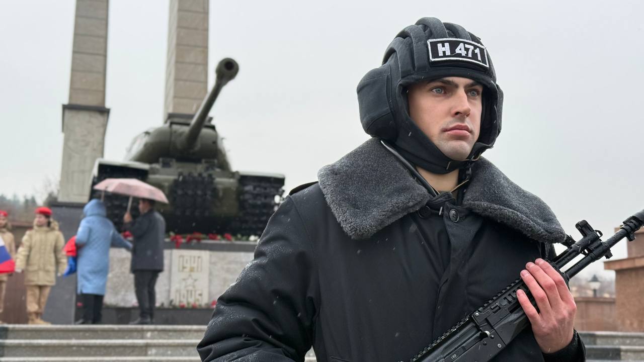 В Душанбе прошёл торжественный митинг по случаю годовщины контрнаступления советских войск под Москвой В Душанбе прошёл торжественный митинг по случаю годовщины контрнаступления советских войск под Москвой