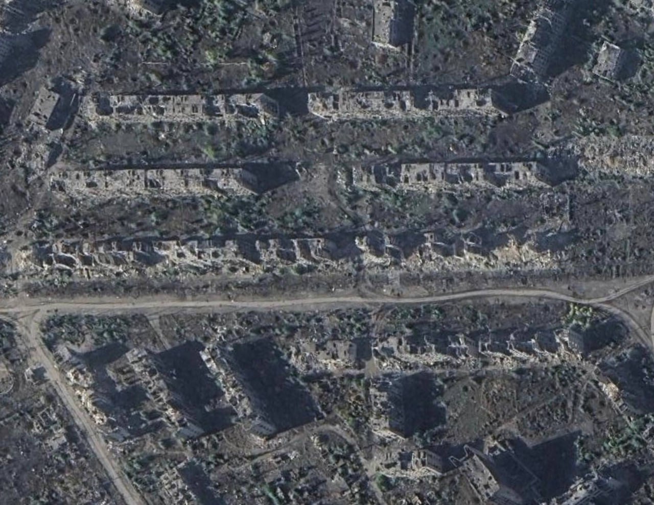 Спутниковые снимки Артёмовска (Бахмута), практически полностью разрушенного в ходе длительных городских боев Спутниковые снимки Артёмовска (Бахмута), практически полностью разрушенного в ходе длительных городских боев