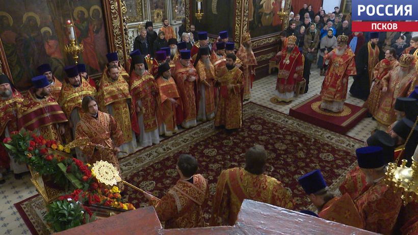 Ковчег с частицей мощей Георгия Победоносца сегодня прибыл в кафедральный Троицкий собор Ковчег с частицей мощей Георгия Победоносца сегодня прибыл в кафедральный Троицкий собор