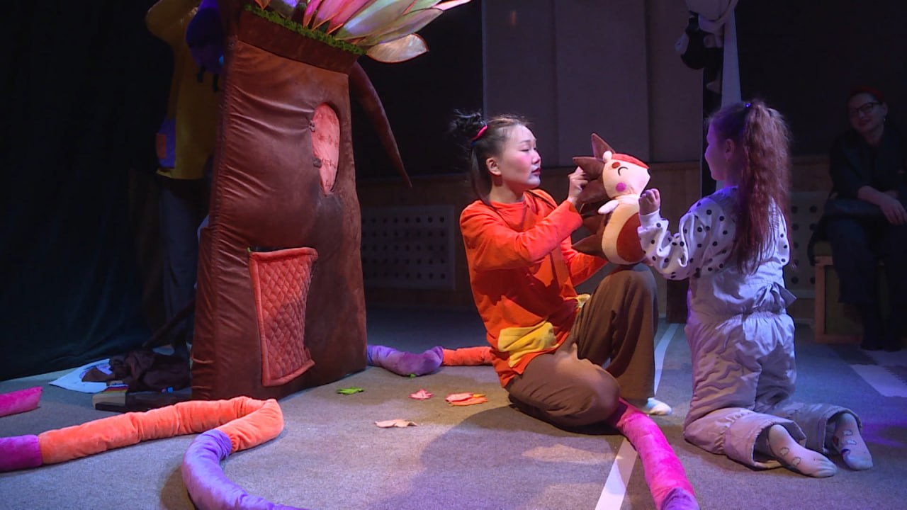 Сегодня в Пскове начался фестиваль для самых маленьких театралов - "Кроха-фест" Сегодня в Пскове начался фестиваль для самых маленьких театралов - "Кроха-фест"