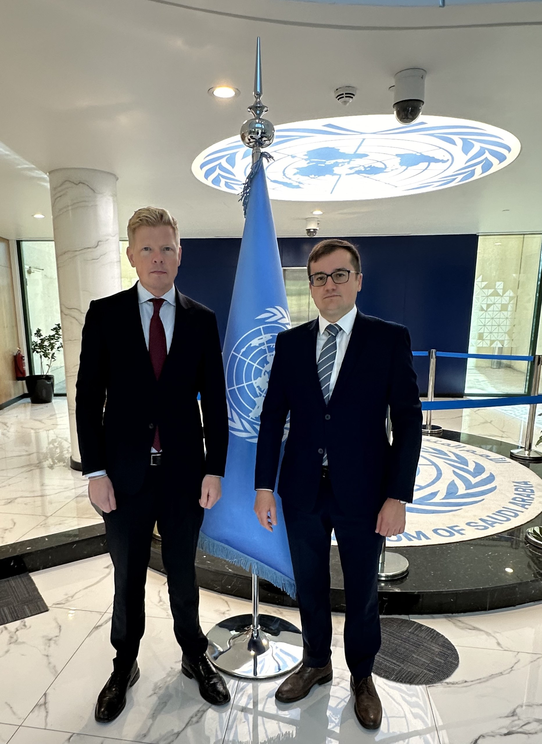 Чрезвычайный и Полномочный Посол Российской Федерации в Йеменской Республике Е.А.Кудров провел встречу со спецпосланником Генсекретаря ООН по Йемену Х.Грундбергом и принял участие в заседании «пятерки» послов в ЙР...