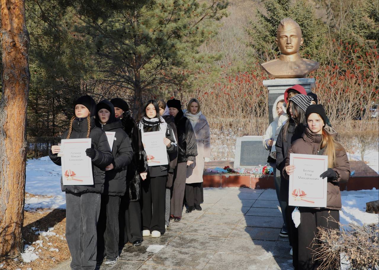 9 декабря на территории музея Дуннинского укрепрайона в городе Дуннин провинции Хэйлунцзян прошло памятное мероприятие, посвященное Дню Героев Отечества 9 декабря на территории музея Дуннинского укрепрайона в городе Дуннин провинции Хэйлунцзян прошло памятное мероприятие, посвященное Дню Героев Отечества