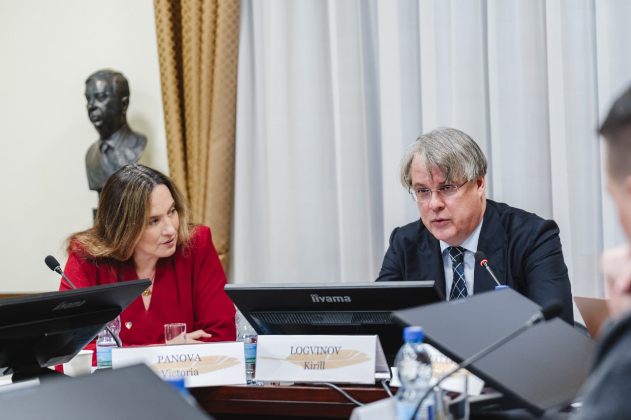 7 декабря по приглашению Фонда поддержки публичной дипломатии имени А.М.Горчакова в рамках XV «Диалога во имя будущего» принял участие в дискуссии на тему «Реформа ООН в интересах большинства» 7 декабря по приглашению Фонда поддержки публичной дипломатии имени А.М.Горчакова в рамках XV «Диалога во имя будущего» принял участие в дискуссии на тему «Реформа ООН в интересах большинства»