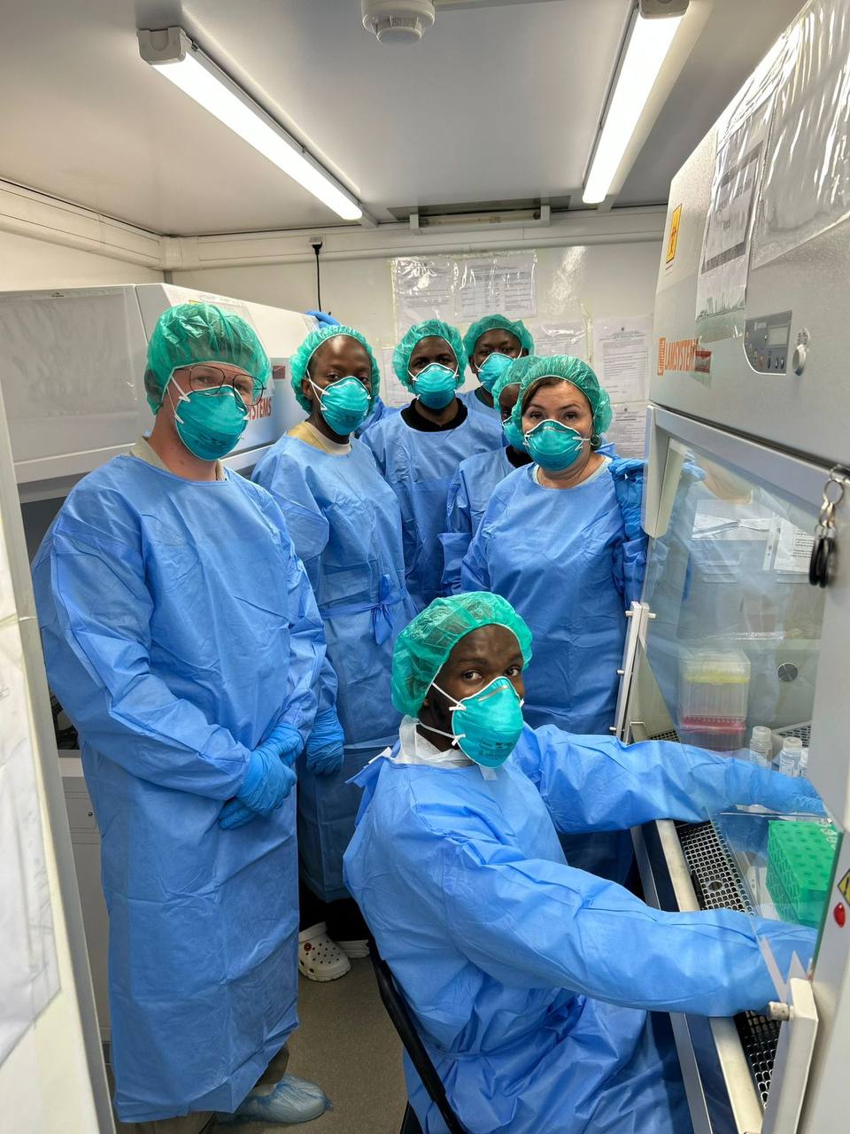 В Республике Уганда прошла первая совместная научная экспедиция по изучению возбудителей инфекционных болезней, их носителей и переносчиков на территории страны В Республике Уганда прошла первая совместная научная экспедиция по изучению возбудителей инфекционных болезней, их носителей и переносчиков на территории страны