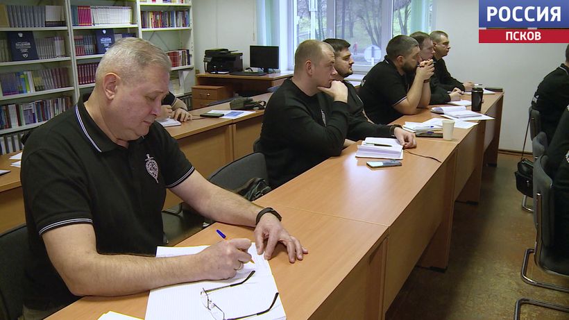 Участники региональной кадровой программы "Герои земли Псковской", призванной подготовить компетентных руководителей из числа участников СВО, завершают изучение блока "Экономика и финансы" Участники региональной кадровой программы "Герои земли Псковской", призванной подготовить компетентных руководителей из числа участников СВО, завершают изучение блока "Экономика и финансы"