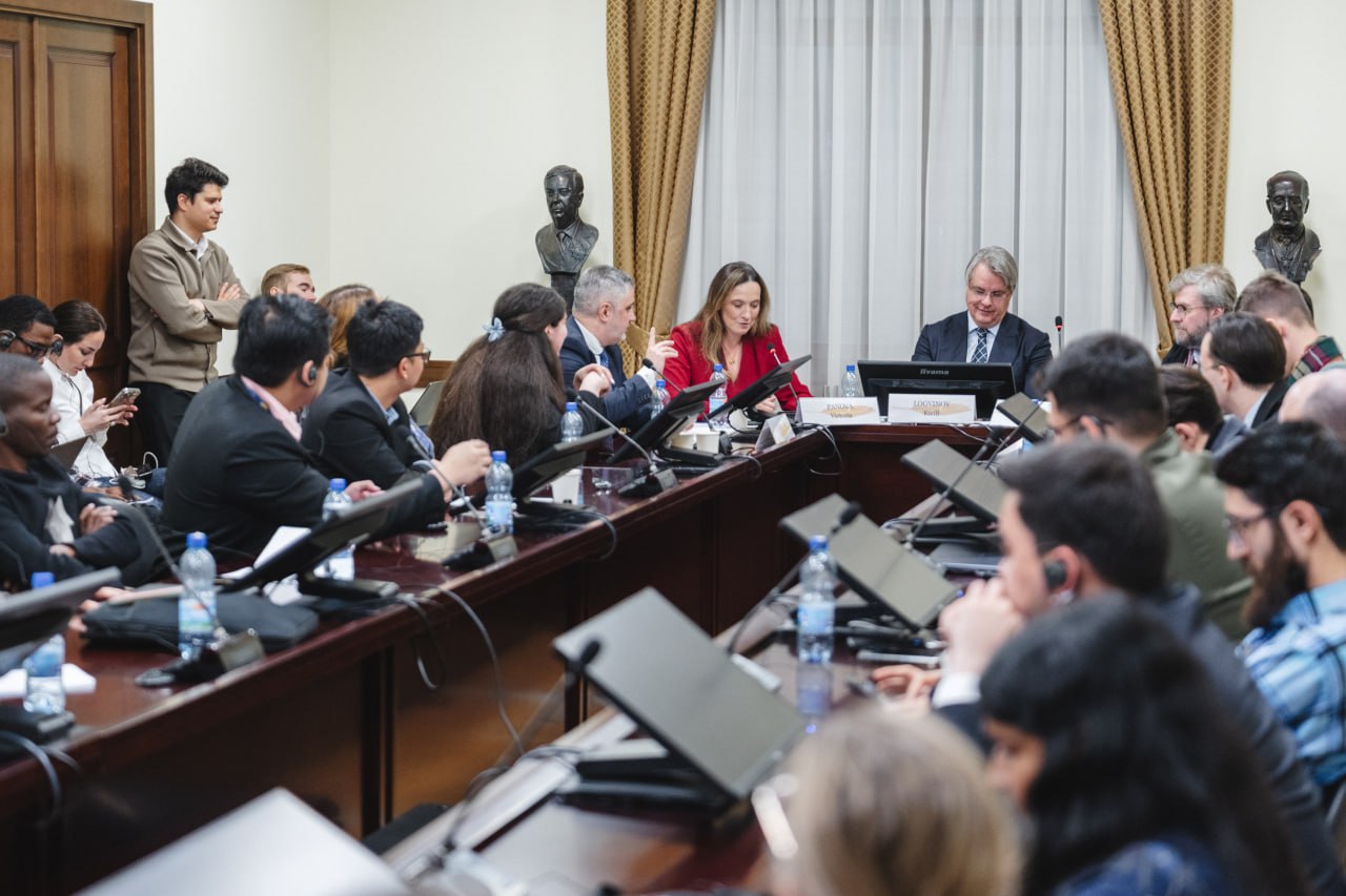 7 декабря по приглашению Фонда поддержки публичной дипломатии имени А.М.Горчакова в рамках XV «Диалога во имя будущего» принял участие в дискуссии на тему «Реформа ООН в интересах большинства» 7 декабря по приглашению Фонда поддержки публичной дипломатии имени А.М.Горчакова в рамках XV «Диалога во имя будущего» принял участие в дискуссии на тему «Реформа ООН в интересах большинства»