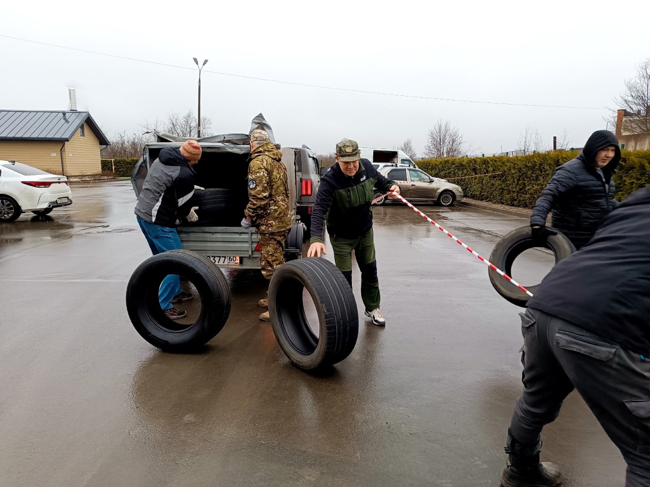 Около четырех тонны старых покрышек удалось собрать в Пскове во время экоакции Около четырех тонны старых покрышек удалось собрать в Пскове во время экоакции