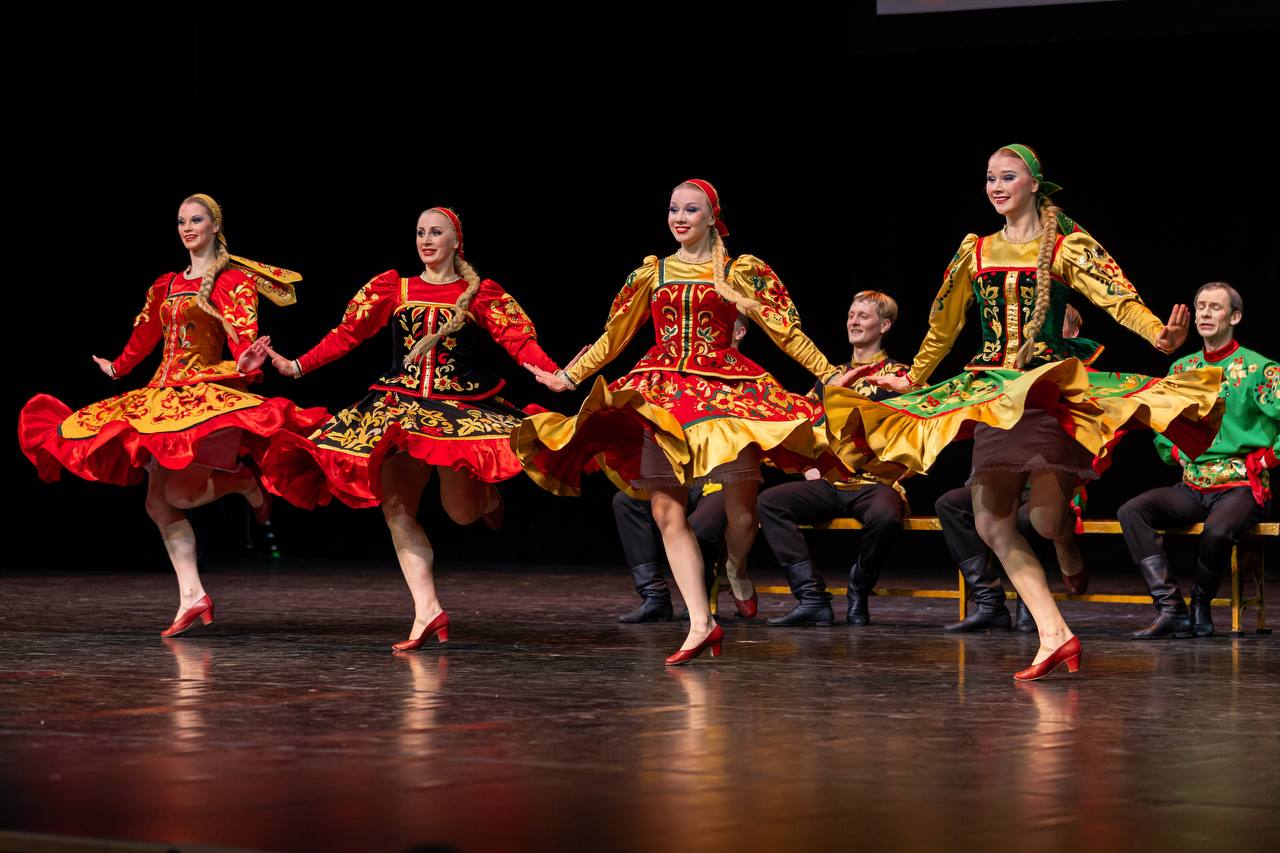 Русское хореографическое чудо — ансамбль «Березка» — отмечает 70-летие первых гастролей в Китае Русское хореографическое чудо — ансамбль «Березка» — отмечает 70-летие первых гастролей в Китае
