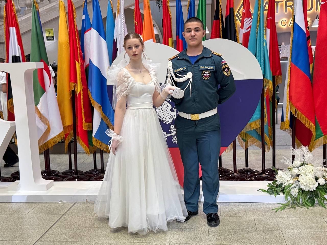 Псковские кадеты МЧС России приняли участие в Международном Кремлёвском Благотворительном кадетском бале Псковские кадеты МЧС России приняли участие в Международном Кремлёвском Благотворительном кадетском бале