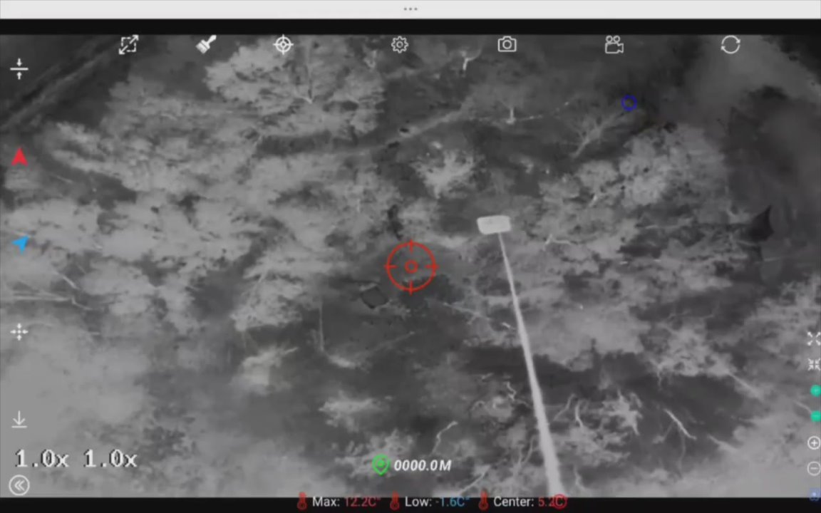 Операторы тяжелых гексакоптеров "Мангас группировки войск "Восток" ВС РФ обеспечивают доставку боеприпасов, воды и провизии нашим штурмовикам на передовую