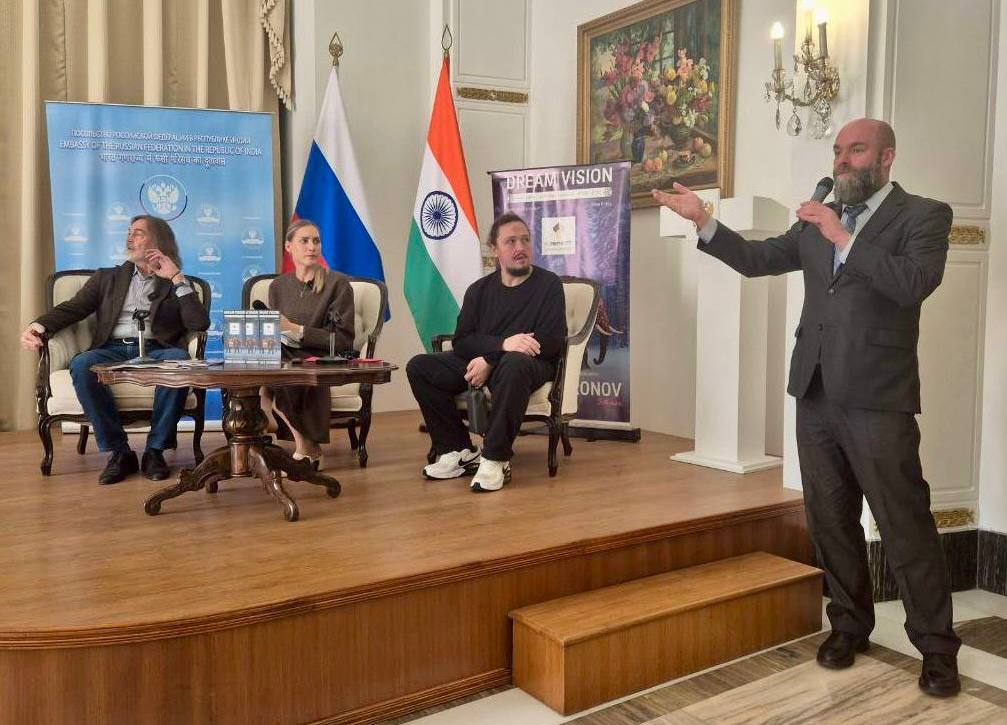 8 декабря в Посольстве России в Индии состоялась пресс-конференция народного художника России, академика Российской академии художеств Никаса Сафронова 8 декабря в Посольстве России в Индии состоялась пресс-конференция народного художника России, академика Российской академии художеств Никаса Сафронова