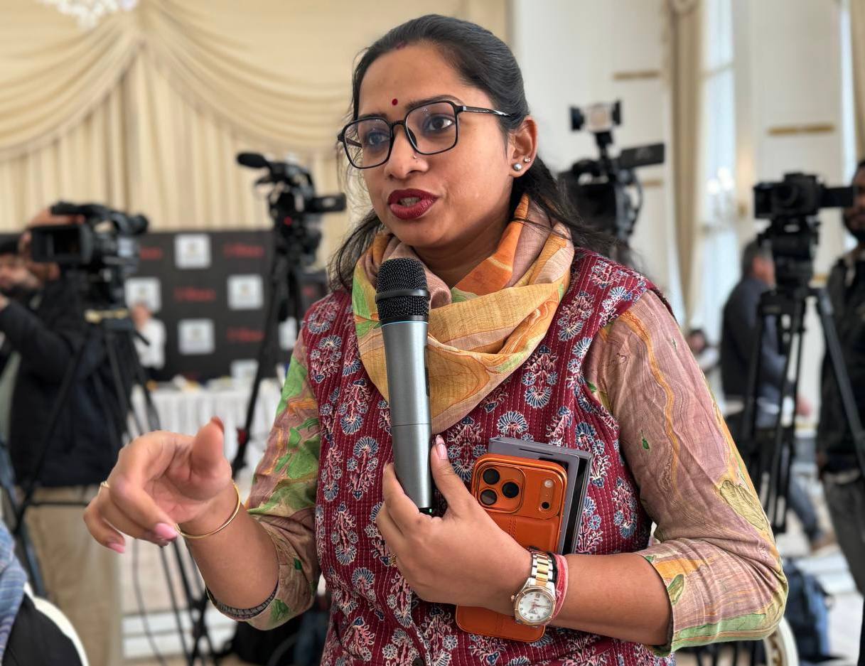 8 декабря в Посольстве России в Индии состоялась пресс-конференция народного художника России, академика Российской академии художеств Никаса Сафронова 8 декабря в Посольстве России в Индии состоялась пресс-конференция народного художника России, академика Российской академии художеств Никаса Сафронова