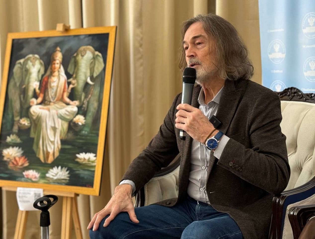 8 декабря в Посольстве России в Индии состоялась пресс-конференция народного художника России, академика Российской академии художеств Никаса Сафронова 8 декабря в Посольстве России в Индии состоялась пресс-конференция народного художника России, академика Российской академии художеств Никаса Сафронова