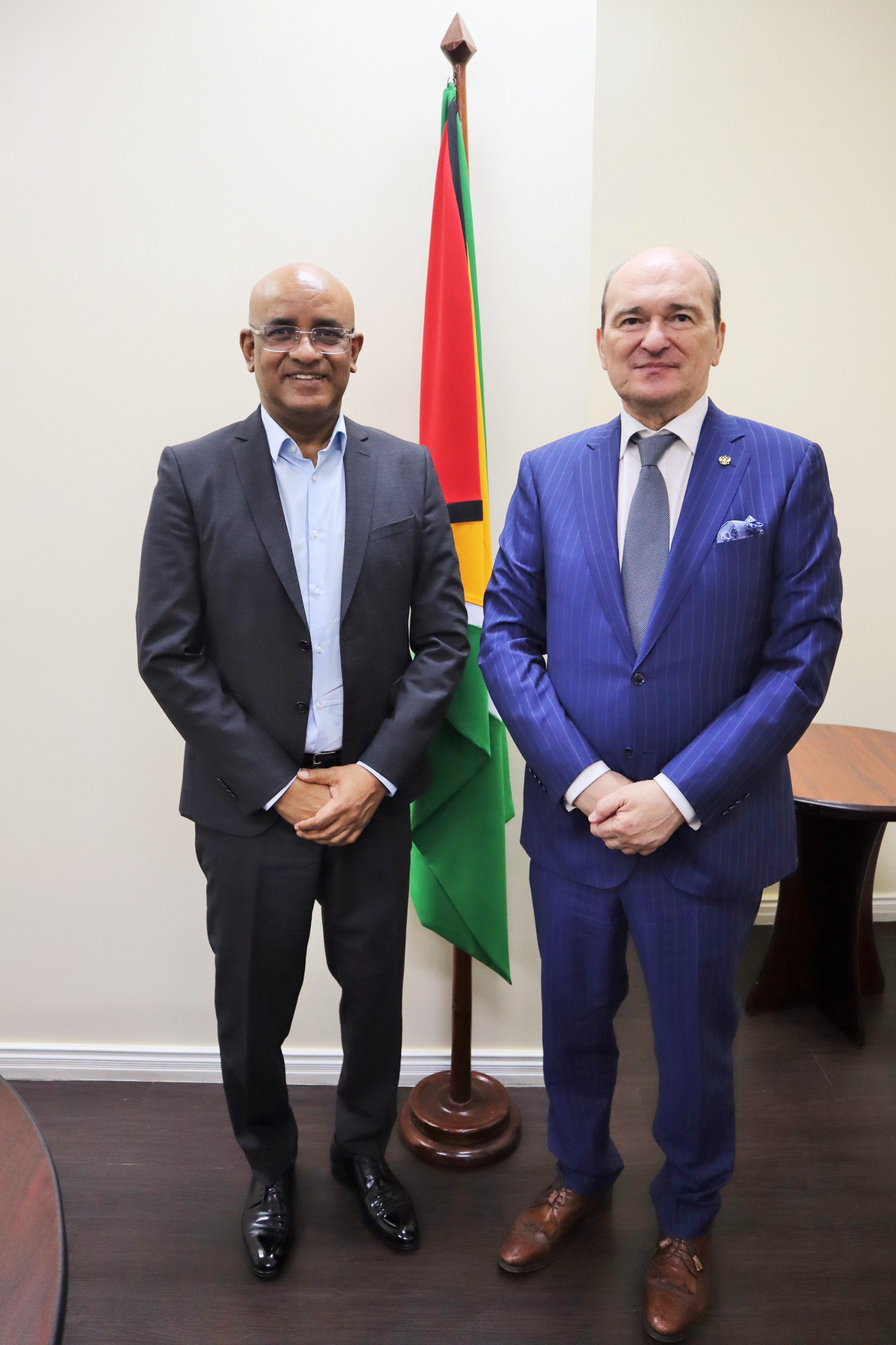 9 декабря с.г. Посол России А.А.Прицепов нанёс визит вежливости Вице-президенту Гайаны Б.Джагдео 9 декабря с.г. Посол России А.А.Прицепов нанёс визит вежливости Вице-президенту Гайаны Б.Джагдео