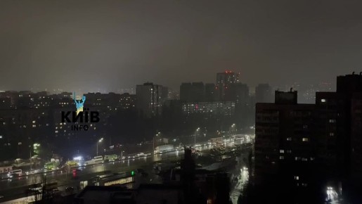 Отключения света в Киева. После кампании ракетно-беспилотных ударов по энергосистеме масштабные отключения на Украине, в том числе и в Киеве, стало нормой