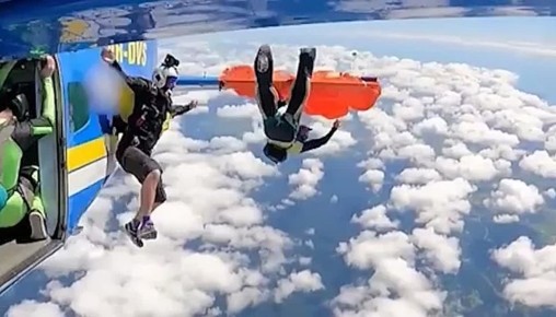 Австралийский парашютист выпал из самолета из-за порыва ветра и чуть не погиб