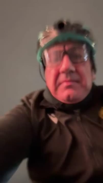 Пашинян прокатился на велосипеде по утренней столице