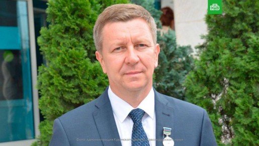 Имущество кубанского экс-чиновника, который пытался сбежать от полицейских с золотыми костылями, обратили в доход государства