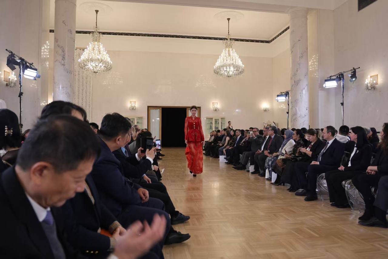 Откройте для себя Россию: презентация моды и гастрономии в самом центре Пекина Откройте для себя Россию: презентация моды и гастрономии в самом центре Пекина