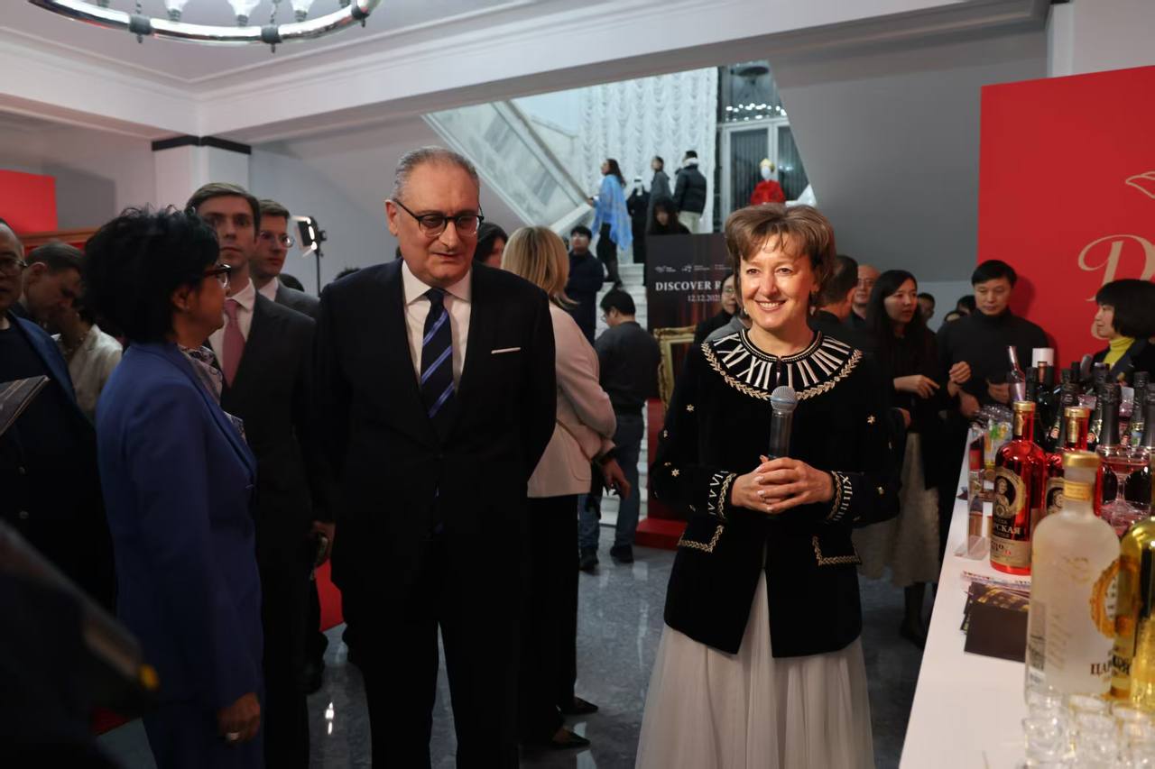 Откройте для себя Россию: презентация моды и гастрономии в самом центре Пекина Откройте для себя Россию: презентация моды и гастрономии в самом центре Пекина