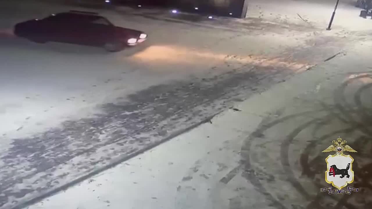 Водитель на «Жигулях» устроил заезд по Мемориалу Славы в Иркутской области