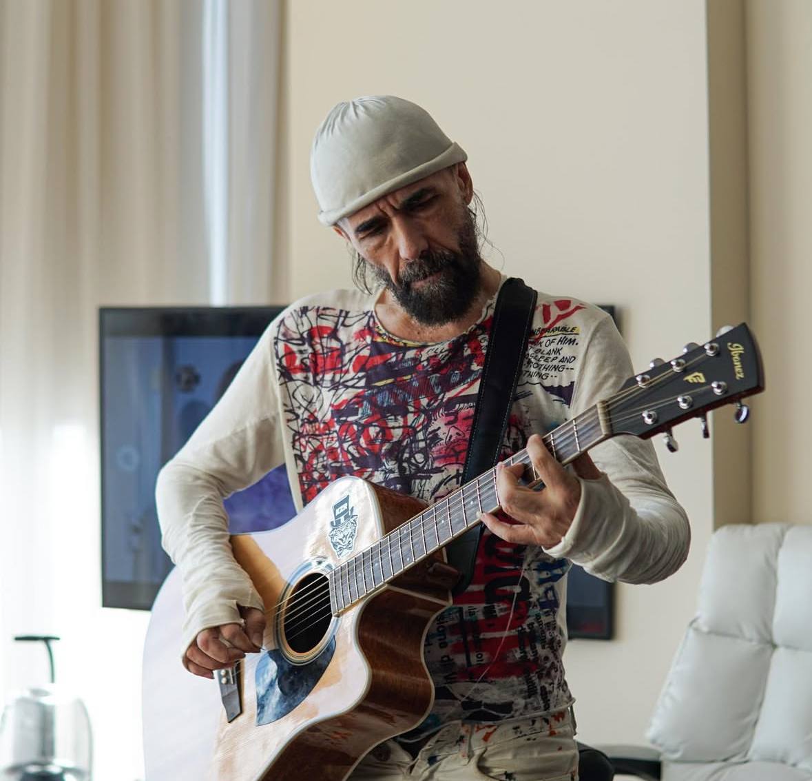 Певец Богдан Титомир подорожал в два раза перед Новым годом — теперь за корпоратив просит 1,5 миллиона рублей и аж сырную тарелочку