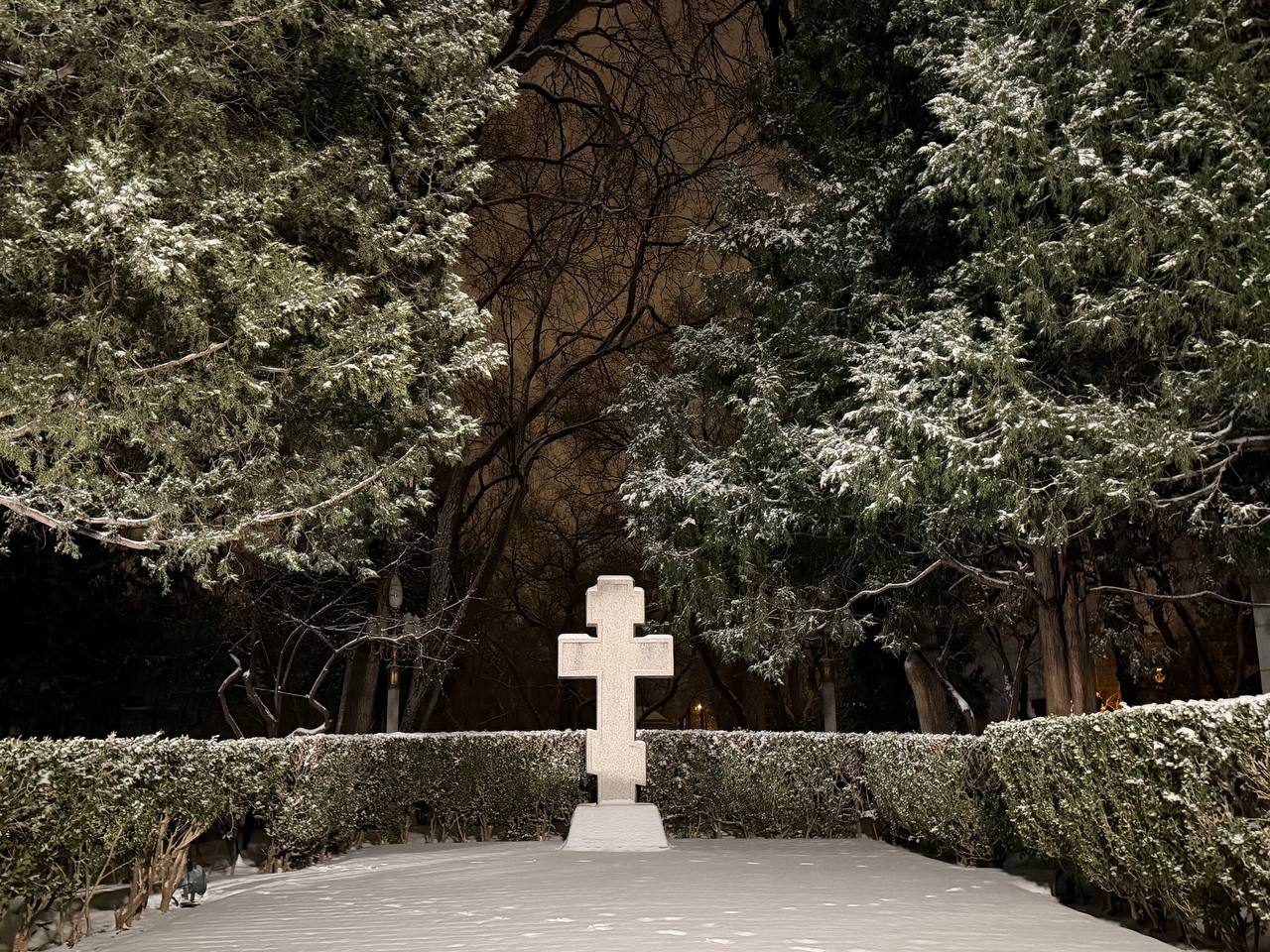 12 декабря в день проведения в Посольстве мероприятия “Discover Russia” в Пекине выпал первый снег (, кит 12 декабря в день проведения в Посольстве мероприятия “Discover Russia” в Пекине выпал первый снег (, кит