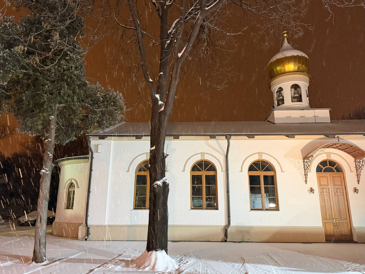 12 декабря в день проведения в Посольстве мероприятия “Discover Russia” в Пекине выпал первый снег (, кит 12 декабря в день проведения в Посольстве мероприятия “Discover Russia” в Пекине выпал первый снег (, кит