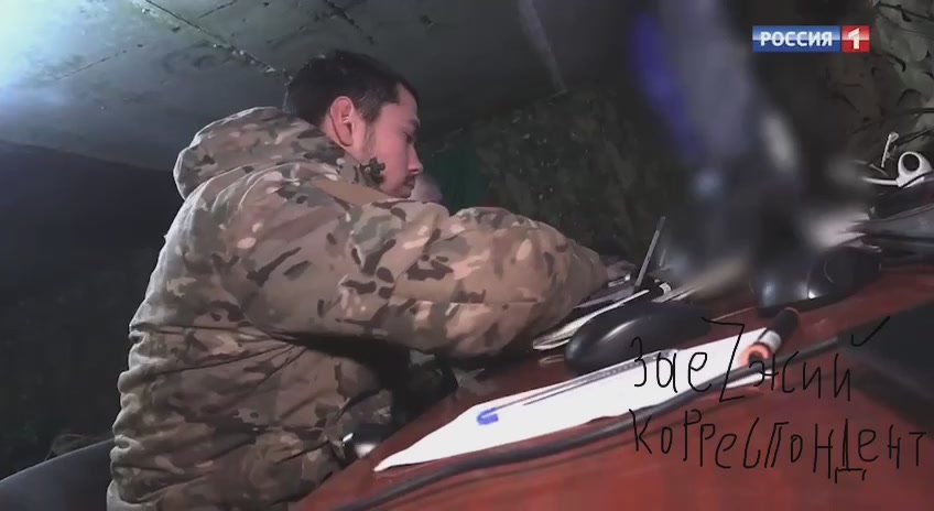 Большой репортаж из Красноармейска - сложная и очень насыщенная событиями дорога в город, комбат Урал и его батальон, прогулка по кварталам, мирные и их судьбы и страшные рассказы, вид сверху на город с крыш и места через...