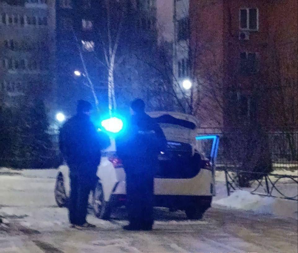 СМИ: в Петербурге школьник напал на учительницу с ножом – детей заперли в спортзале СМИ: в Петербурге школьник напал на учительницу с ножом – детей заперли в спортзале