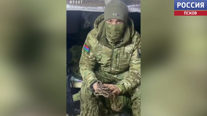 300 пар вязаных шерстяных носков передал Народный фронт нашим бойцам