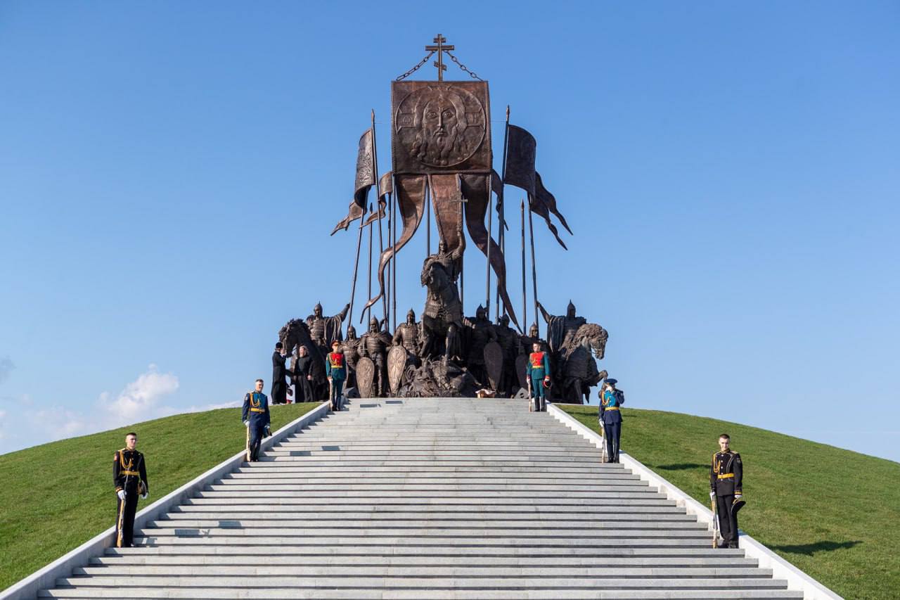 Михаил Ведерников: Премией Правительства Российской Федерации в области культуры за 2025 год отмечены участники создания мемориального комплекса «Александр Невский с Дружиной» в Самолве Михаил Ведерников: Премией Правительства Российской Федерации в области культуры за 2025 год отмечены участники создания мемориального комплекса «Александр Невский с Дружиной» в Самолве
