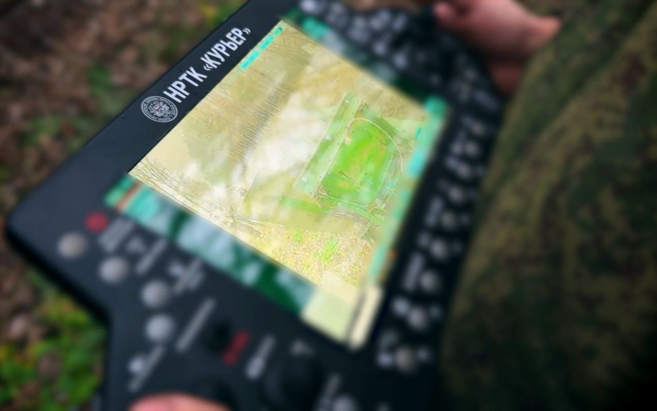 Военные специалисты радиоэлектронной борьбы 20-й общевойсковой армии группировки войск «Запад» провели испытания передвижной станции радиопомех на базе наземного роботизированного комплекса «Курьер» Военные специалисты радиоэлектронной борьбы 20-й общевойсковой армии группировки войск «Запад» провели испытания передвижной станции радиопомех на базе наземного роботизированного комплекса «Курьер»