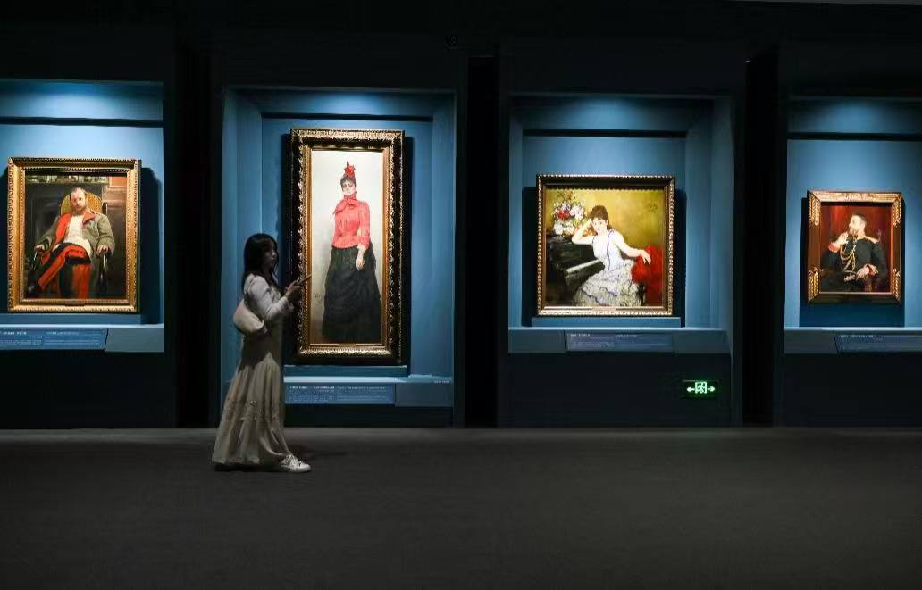 15 декабря в преддверии запуска работы VI Форума СМИ России и Китая в Пекине открылась совместная фотовыставка информационных агентств ТАСС и Синьхуа 15 декабря в преддверии запуска работы VI Форума СМИ России и Китая в Пекине открылась совместная фотовыставка информационных агентств ТАСС и Синьхуа