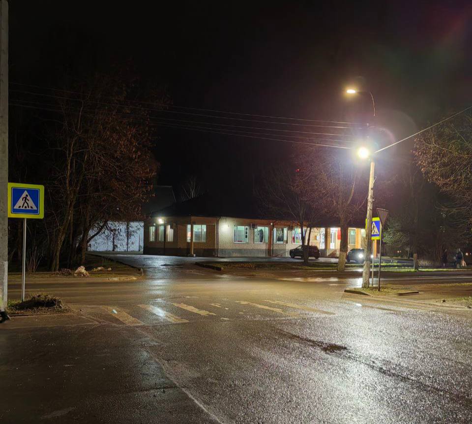 По иску прокуратуры в Пыталово обеспечено освещение двух нерегулируемых пешеходных переходов