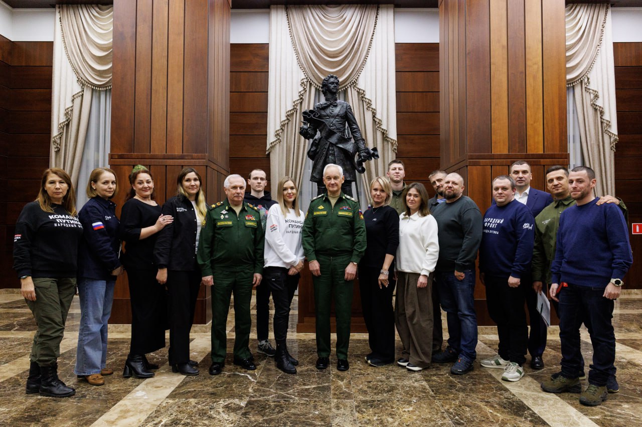 Принял участие во встрече активистов Народного Фронта с Министром Обороны Принял участие во встрече активистов Народного Фронта с Министром Обороны