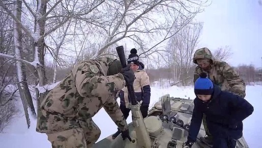 Народный фронт исполнил мечту детей героев СВО покататься на БТР