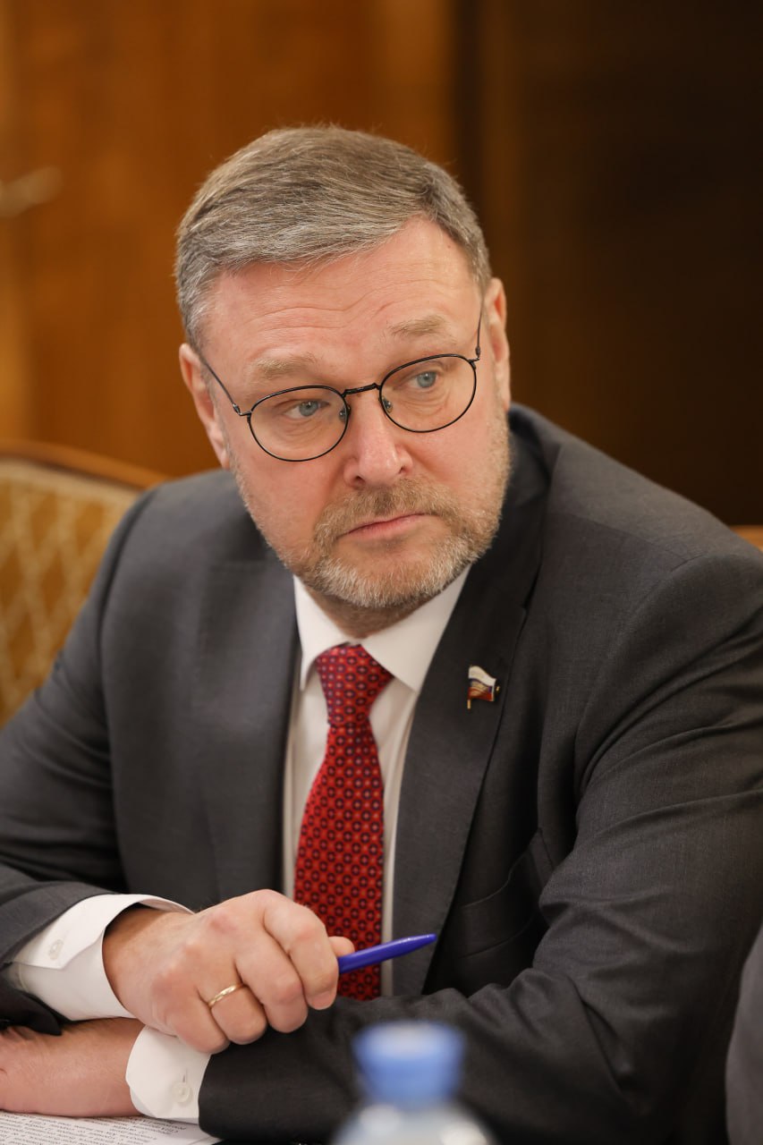 18 декабря в МИД России под председательством Министра иностранных дел Российской Федерации С.В.Лаврова состоялось 11-е заседание Комиссии Генерального совета партии «Единая Россия» по международному сотрудничеству и... 18 декабря в МИД России под председательством Министра иностранных дел Российской Федерации С.В.Лаврова состоялось 11-е заседание Комиссии Генерального совета партии «Единая Россия» по международному сотрудничеству и...