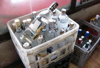 Сбылись мечты народные.. Государственная Дума приняла закон, который разрешает при покупке алкоголя и сигарет подтверждать возраст в мессенджере MAX наравне с паспортом