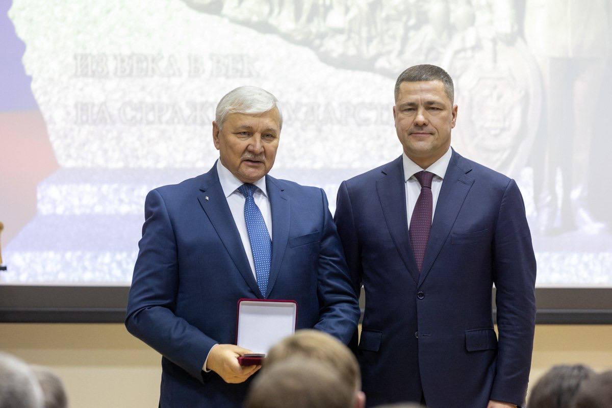 Михаил Ведерников: Поздравляю сотрудников и ветеранов Управления ФСБ России по Псковской области с профессиональным праздником! Михаил Ведерников: Поздравляю сотрудников и ветеранов Управления ФСБ России по Псковской области с профессиональным праздником!