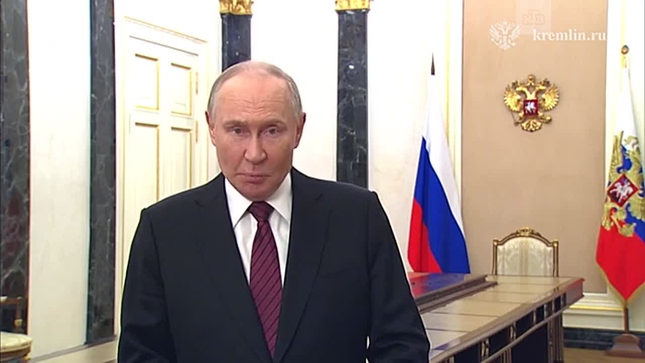 Путин поздравил сотрудников российских спецслужб с Днем работника органов безопасности